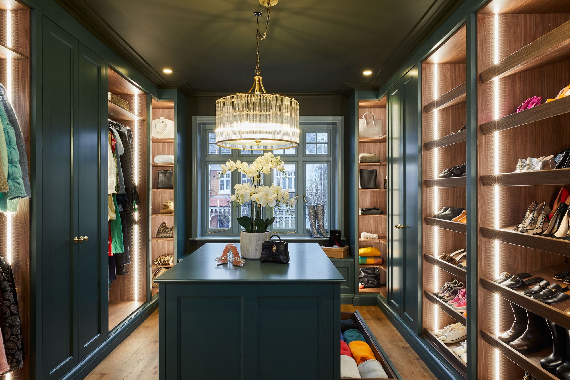 An luxurious room with a spacious walk-in closet