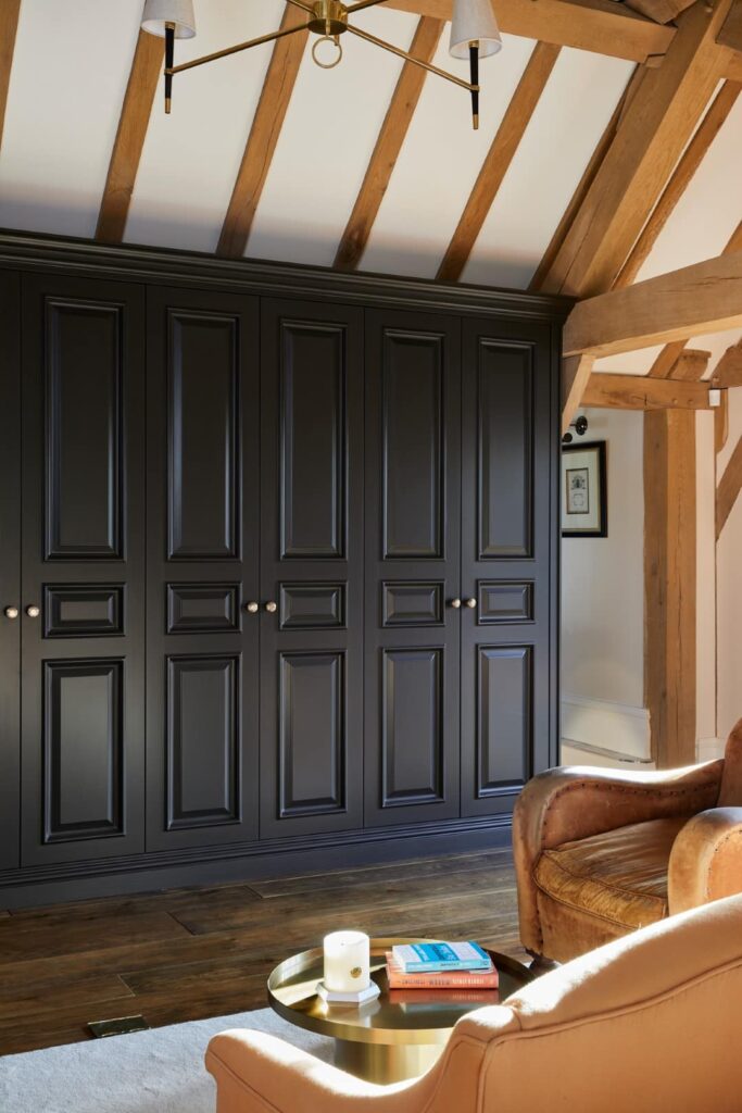bespoke-wardrobes-tudor-001 four door Tudor fitted wardrobe in dark blue
