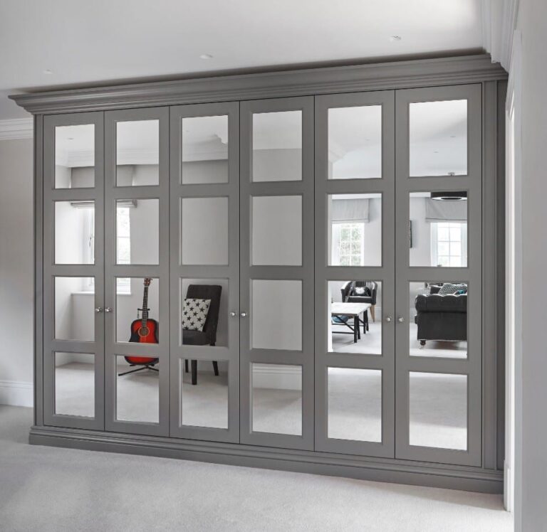 Windsor Style Wardrobes | The Heritage Wardrobe Company