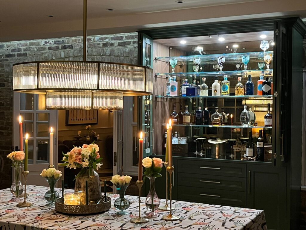 EYEU3429 Custom made built in drinks cabinet made by The Heritage Wardrobe Company