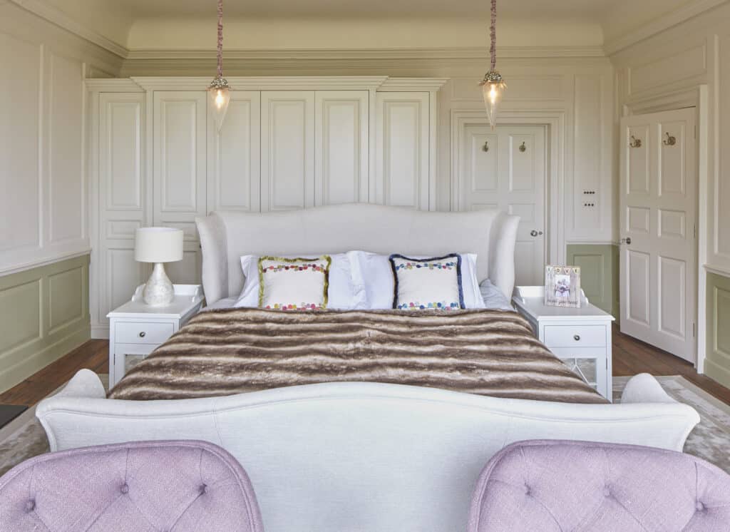 HWC Gunning_01 Tudor fitted wardrobe with doors closedin white