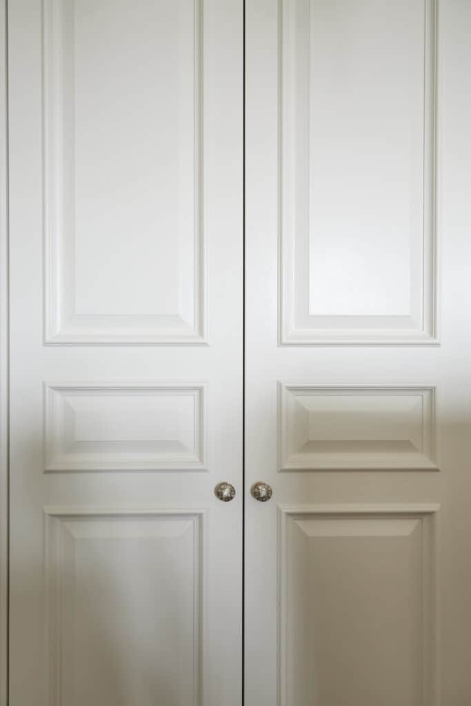 HWC Gunning_09 Tudor fitted wardrobe door handles