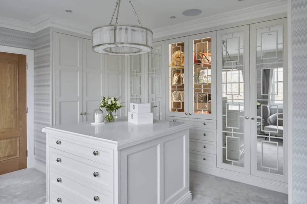 Heritage Simcox Empire_2259 Imperial dressing room with Island and mirrored door