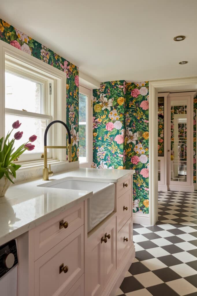 Heritage Wardrobe - Kings Rd 36