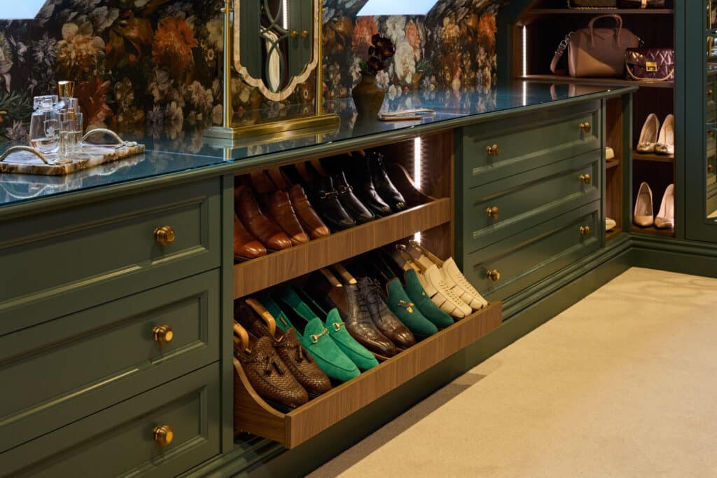 Heritage Wardrobe - Kings Rd 6 fitted dressing room drawers with slide-out shoe shelves