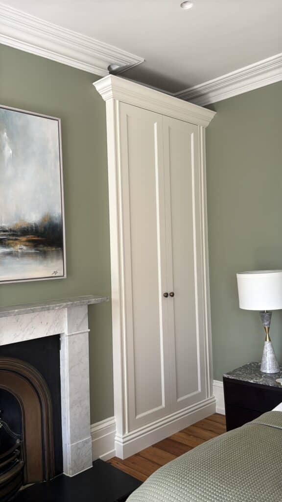 image00038 Classic style fitted wardrobe