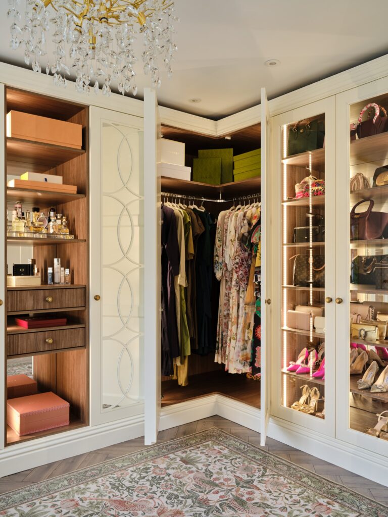 Heritage Wardrobes - The Clupms19260-1920x2560